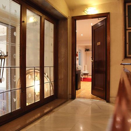 Petit Hotel Barcelona Buitenkant foto