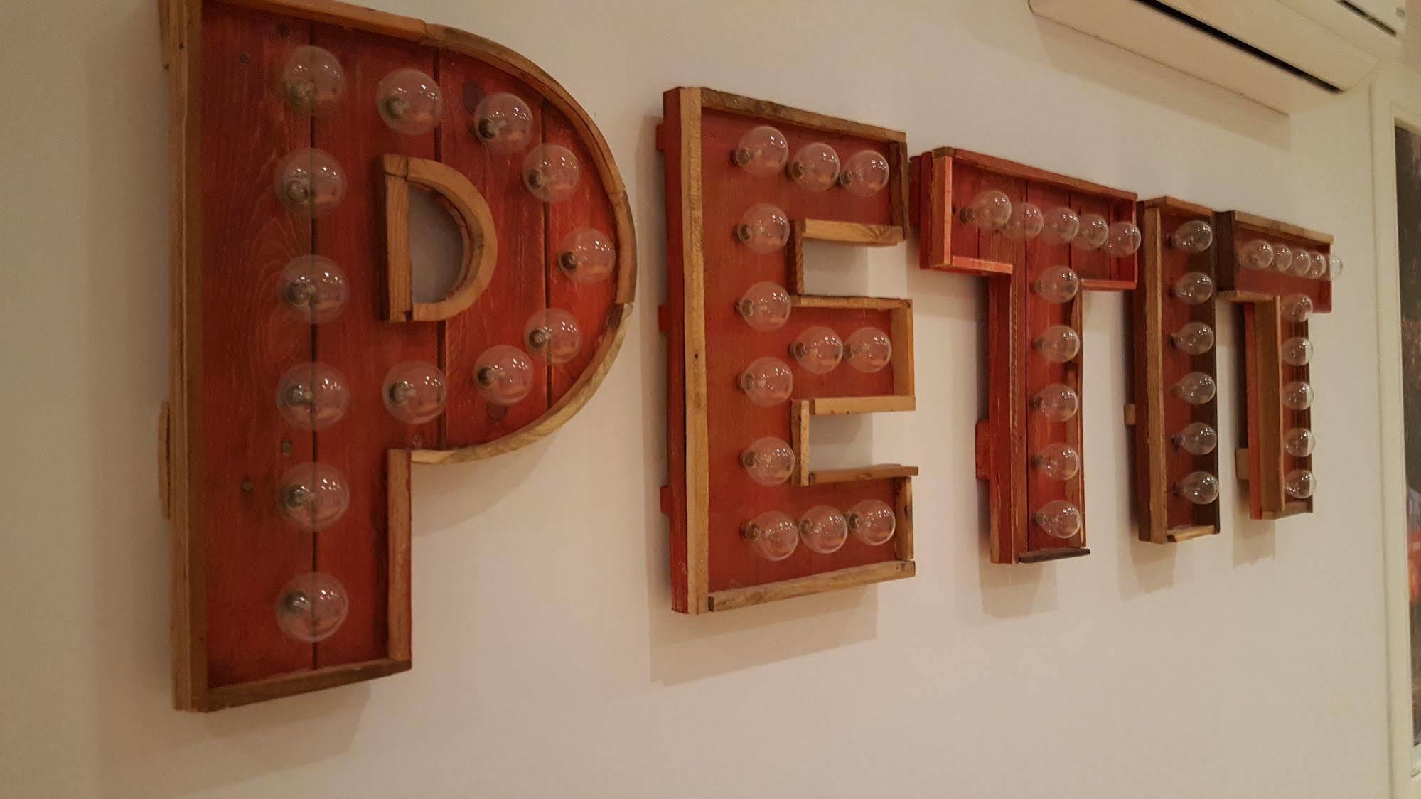 Petit Hotel Barcelona Buitenkant foto